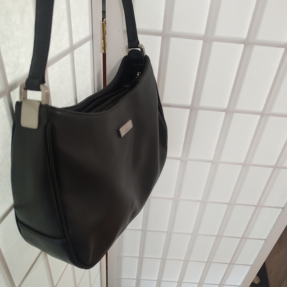 Liz Claiborne Black Shoulder Bag Sleek Minimalist Design - Picture 8 of 16
